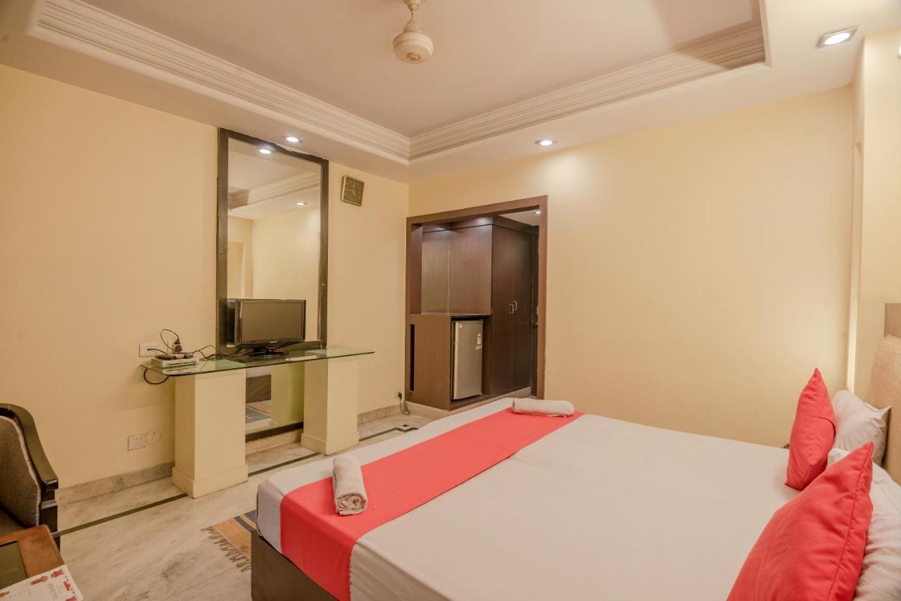 Ashish Hotel